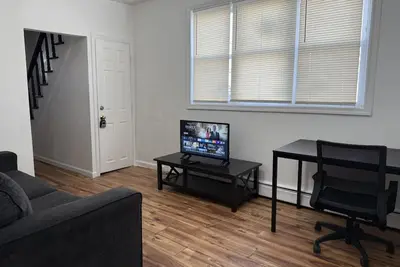 Image de Private house with 4 bedrooms 2 bathrooms, Nyc direct bus 1 block away