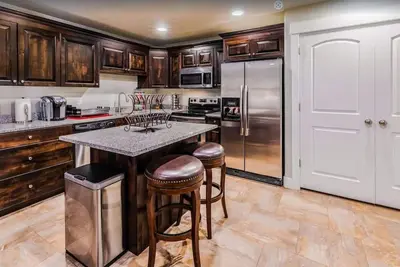 Image de New 12 Bd+12 Bath+Comfortably Sleeps 24+Spas+Views+Hot Tubs+Fiber+Best Location!