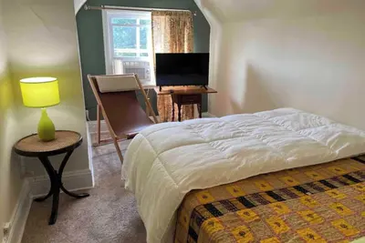 Charming 2-bedroom house in Pittsburgh with Ac