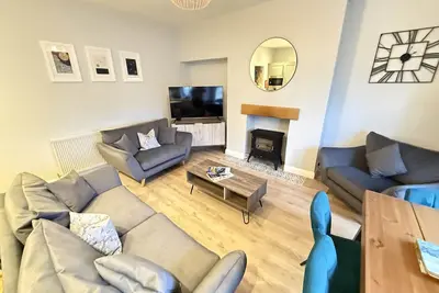 Image de Avenue Victoria Apartment -  an apartment that sleeps 4 guests  in 2 bedrooms