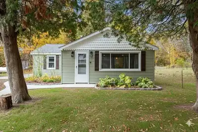 Image de Lakeshore Chic! Private Lake Michigan Beach Access near St Joe and South Haven!