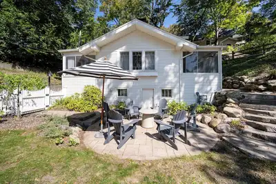 Image de Updated, Classic Cottage in Macatawa Hills