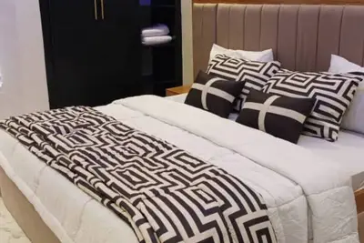 Image de Escape to Luxury! \nDiscover the ultimate Joy in our stunning shortlet apartment.