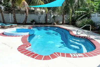 Image de Beachfront • Heated Pool • Hot Tub • Oceanview