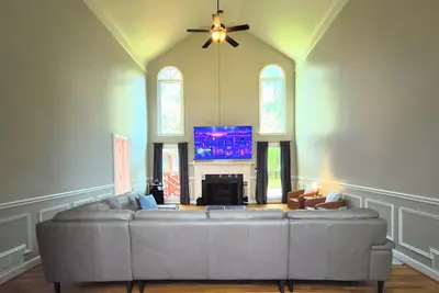 Image de “Retreat on 8 Acres 4-Bedroom Country Home with Deck & Firepit near Atlanta”