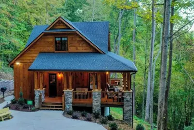 Image de Pearl's Mountain Retreat: Wifi, Hot Tub, Free Attraction Tickets, & Game Room