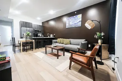 Image de Modern 2br near Philly Zoo & UPenn! Features central air, in-unit laundry, sleek kitchen & sleeps 6. Quick access to I-76/676 & top attractions.