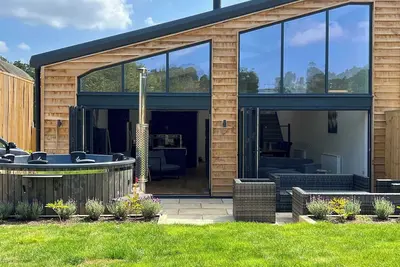 Image de Idillic Barn - Hot Tub - Orchardleigh, Frome