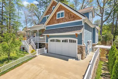 Image de Huge Luxury Hideaway near Biltmore Estate & Downtown