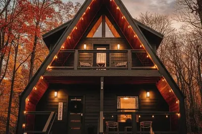 Image de New A-Frame - Mountain Views + Hot Tub+Ev Charger