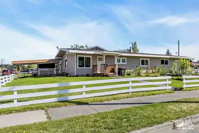 Image de Charming 3-bedroom Cottage in Govewrnment Hill, Anchorage Ak