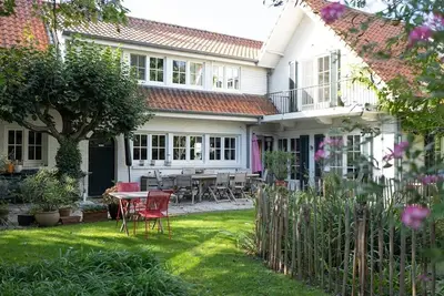 Image de Het Wilgenhuis met ruime tuin voor 12p