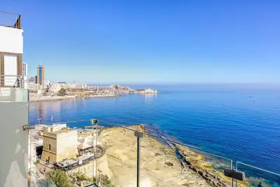 Image de De Redin Collection / Suite No. 14 / Ocean Views