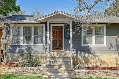 Image de Austin's Favorite Bungalow. 2 bedroom house with Fenced Yard near Ut