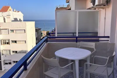 Image de New and modern in front of the beach