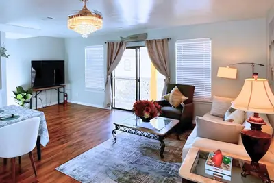 Image de A Newly Renovated Home Near Miramar Beach 1minute