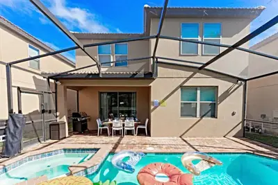 Image de Stylish Resort Home • Game Room • Pool • Near Disney