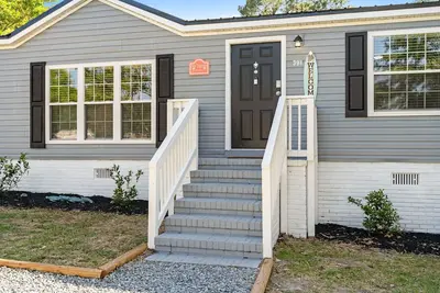 Image de Coastal 3br w/Game Room, 5 mins to beach, FirePit