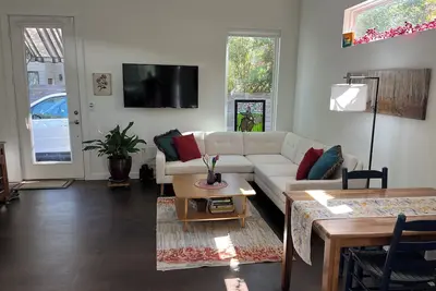 Image de Historic Hyde Park Retreat – Classic Austin Living