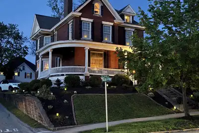 Image de Welcome to Grand Victorian on Main!