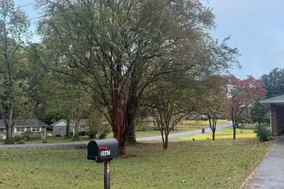 Image de Quiet Rustic Scape, Large Yard, Sleep 8 Near Atl