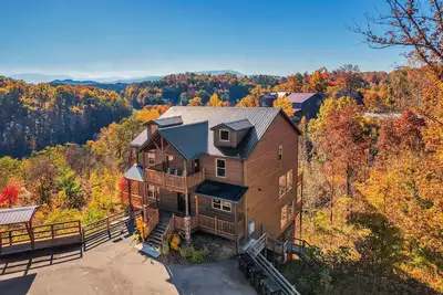 Image de Views! Sleeps 22 | Pool | Theater | Game Rm |