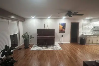 Image de Charming/spacious one-level 5-bedroom B&B in a nice and quiet area in Dayton.