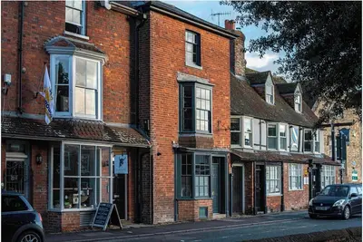 Image de Number 86, a charming Grade Ii listed townhouse in the heart of Marlborough.