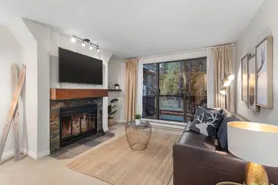 Image de 1br + Sofabed | Gables | Epic Village Location | Secure Parking | Forest Views