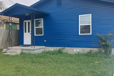 Image de 2-bedroom in E. Austin Central. Pet friendly, wifi, full kitchen, off st parking.