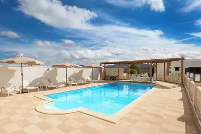 Image de Home2Book Serenity Villa with Private Pool