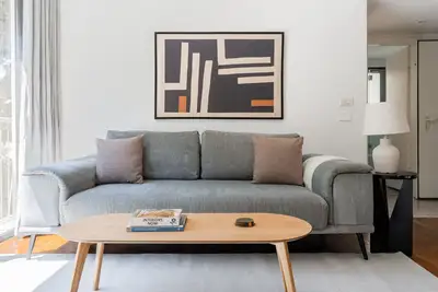 Image de Blueground | Lev HaIr, city view, nr Carmel Market (Tlv-85)