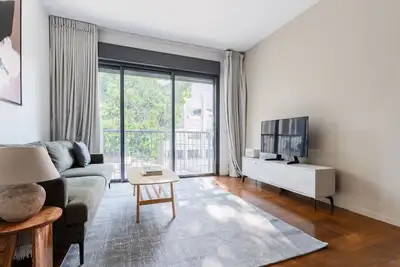 Image de Blueground | Lev HaIr, city view, nr Carmel Market (Tlv-86)