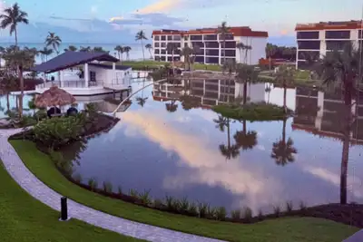 Image de Tropical Paradise 2 bedroom, 2 bath condo with Rooftop Sundeck