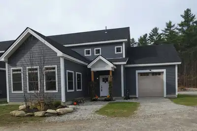 Image de Beautiful 3-bedroom/2. 5 bath Sunday River ski home with game room - Bethel, Me