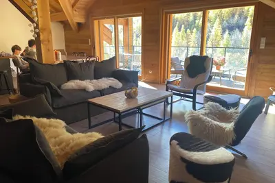 Image de Chalet Chante Guisane, Neuf, Haut de gamme, 205 m², remontées mécaniques à 290m