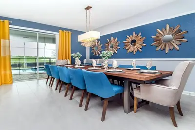 9 Themed Bedrooms Just Mins from Disney!