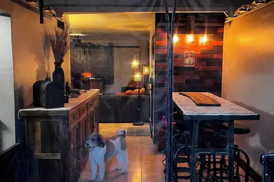 Camelback Mountain Cave Across From Biltmore with Hot Tub