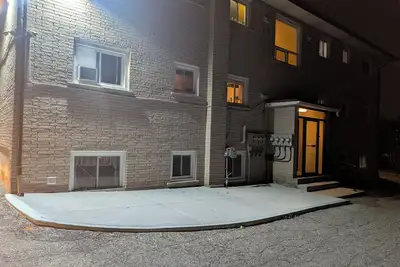 Image de Cozy, clean ground floor 1 bedroom apartment.