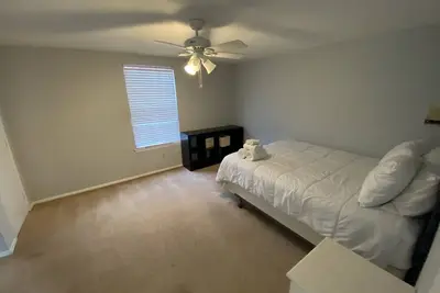 Image de Cozy & Spacious 4br Home Away from Home - 12 Mins from Dfw Airport