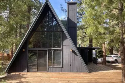 Image de Cozy A-frame 3-bedroom house in Truckee