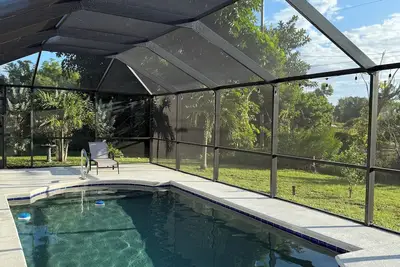 Image de Beautiful sunrise 3-bedroom pool home