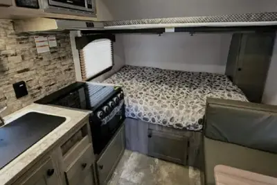 Image de Close to Yosemite Stay in our Delightful Rv with Ac in charming Sonora