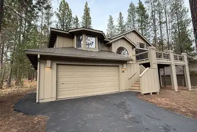 Image de 12 Big Sky - Perfect Family Retreat in North Sunriver - Dog Friendly!