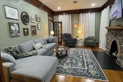 Image de Cottage Retreat in Meridian - where vintage charm meets modern comfort. \nSleeps 6