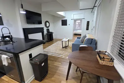 Image de Quiet cheerful condo in the heart of Otr!