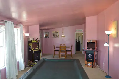 Image de Spacious 4-bedroom home in delightful Vanderwagen with Ac/heat