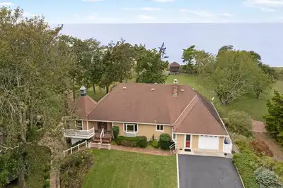 Image de 12 Acre Estate with Private Beach and Private Pool