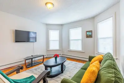 Image de 3-bedroom apartment steps to Downtown Hartford