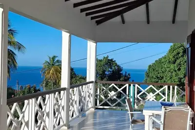Image de Entre mer et montagne - Haut de villa ventilé avec  grande terrasse